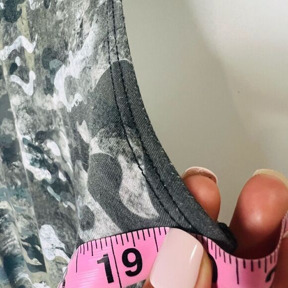 Onzie Flow Camouflage Green Gray Tank Top Open Back - Picture 6 of 8